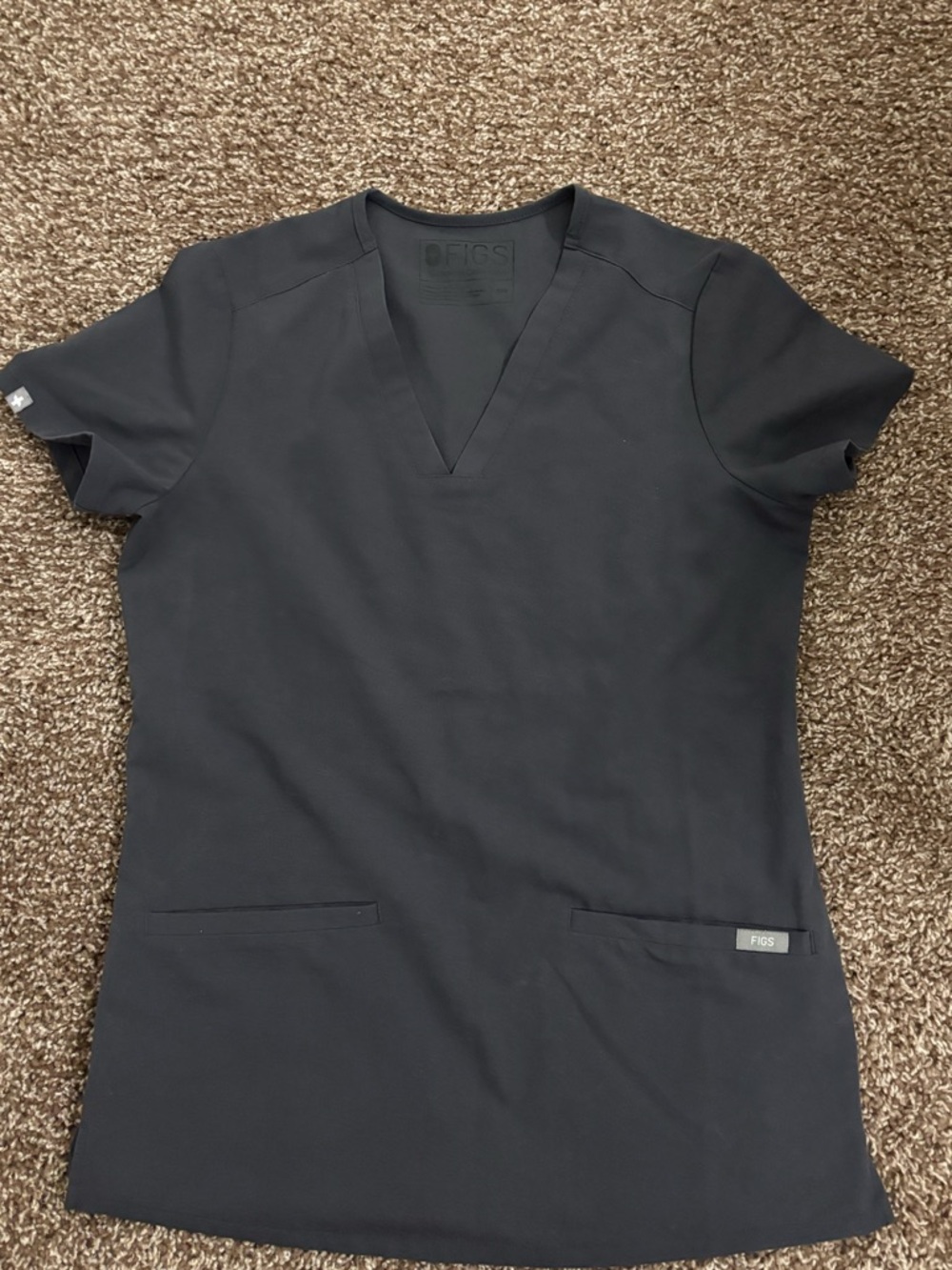Charcoal grey figs Casma scrub top